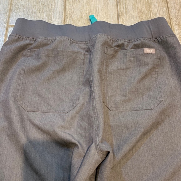 Figs scrub pants in graphite gray, size XL - Picture 6 of 7